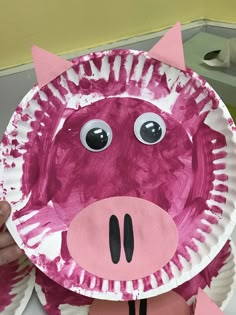 a paper plate shaped like a pig