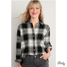 -Brand: Old Navy -Type: Long Sleeve Button Up Shirt / Blouse / Top -Color: Black And White Plaid -Size: Women's Small -Description: Spread Collar. Seven-Button Fastening. Long Drop-Shoulder Sleeves, With Buttoned Cuffs. Front Pocket. Seamed Back Yoke. Side Slits At Cropped Hem. 100% Cotton-Flannel, With All-Over Plaid Print. -Condition: New Witha Tags Cloth Ideas, Plaid Shirt Women, White Stripes Shirt, Black And White Plaid, Holiday Style, Boyfriend Shirt, Long Sleeve Plaid, Plaid Flannel Shirt, Chambray Shirt