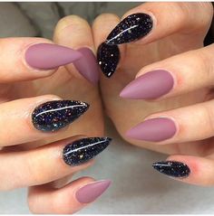 Mauve Nails, Witchy Nails, Pointy Nails, Stiletto Nail Art, Stiletto Nails Designs, Black Nail, Nail Polishes, Gorgeous Nails, Stiletto Nails