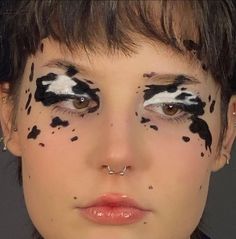 Cowgirl Makeup, Cow Halloween Costume, Makeup Colorful, Cow Costume, Halloween Makeup Diy, Makeup Nails Art, Halloween Costume Idea, Rave Makeup