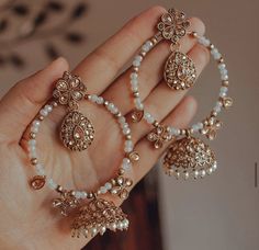 Hindu Traditions, Punjabi Jewelry, Bridal Jewelry Vintage, Jewelry Set Design, Desi Aesthetic