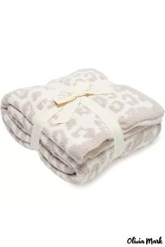 Olivia Mark - Black leopard grain knitting blanket 127*152CM Cheetah Print Blanket, Cheetah Blanket, Leopard Accessories, Leopard Blanket, White Cheetah Print, Barefoot Dreams Blanket, Knitting Blanket, Cream Stone, White And Beige