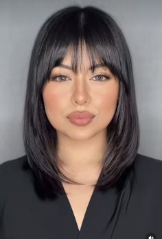 Short Haircut For Long Face Big Forehead, Shoulder Length Hair With Short Bangs, Dark Brunette Hair With Bangs, Medium Bob With Fringe Bangs, Short Dark Brown Hair Curtain Bangs, Short Hairstyles With Side Bangs, Brown Bob Haircut With Bangs, Bangs For Small Face, Short Haircut For Women With Bangs