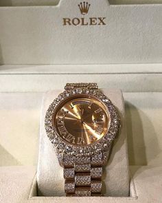 Rolex Watches Women, Expensive Jewelry Luxury, Wrist Jewelry, Luxe Jewelry, Jewelry Accessories Ideas, Dope Jewelry, Girly Accessories, Jewelry Fashion Trends, Rolex Watch