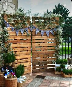 DIY Pallet Wall Decor