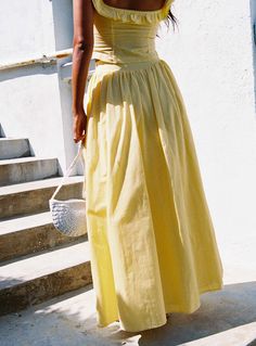 Maxi skirt Linen blend material, relaxed fitting, invisible zip closure at side, pleats detailing, flowy style Non-stretch material, fully lined  45% linen 55% cotton Cold hand wash Skirt Linen, Flowy Style, Cold Hands, Invisible Zip, Linen Blend, Maxi Skirt, Hand Wash, Relaxed Fit, Skirt