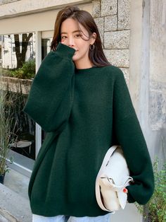 Emerald Green Outfit, Green Sweater Outfit, Dark Sweater, Dark Green Sweater, Black Wardrobe, Oversized Sweater Women, Oversized Jumper, Oversized Knitted Sweaters