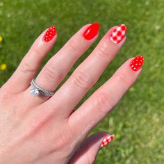 Gingham Nail Designs, Picnic Nails Summer, Red And White Checkered Nails, Bbq Nails, Blue Gingham Nails, Red Gingham Nails, Red Polka Dot Nails, Nails With Polka Dots, Gingham Nails