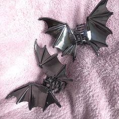 Silver bat metal hair clip, simple temperament hair catcher, shark clip hair clip Cute Hair Clip, Goth Hair Accessories, Hair Clip, Emo Hair Clips, Bat Accessory, Goth Hair Clips, Bat Wing Hair Clip, Adjustable Gothic Hair Accessories For Halloween, Bat Hair Clip