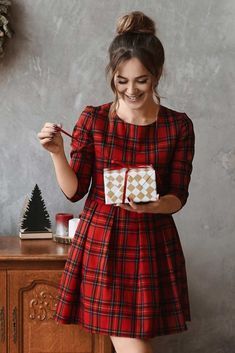 X Mas Dress For Women, Xmas Dresses For Women Outfit Ideas, Red Christmas Dress Outfit, Christmas Outfit Ideas For Women Dresses, Christmas Dress Outfit Ideas, Christmas Outfit Ideas For Women Winter, Christmas Dress Ideas For Women, Check Design Dress, Red Plaid Dress Outfit