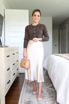 11 Smart And Stylish Fall Work Outfits - Cleo Madison Kate Middleton Midi Skirt, Skirts For Office Wear, Dressy Capsule Wardrobe, Classy Pencil Skirt Outfits, White Satin Midi Skirt Outfit, Ivory Slip Skirt Outfit, Silk Skirt Spring Outfit, Silk Satin Skirt Outfit, Soft Classic Skirts