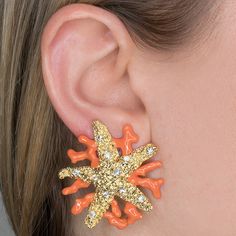 Product Description: These sea stylish earrings will have you dreaming of beaches and sand. A gold and crystal statement starfish is surrounded by coral enamel branches.  As seen in Porter Magazine/ December 2017 Cutest Jewelry, Jewelry Formal, Porter Magazine, Branch Earrings, Formal Jewelry, Zara Jewelry, Jewelry Summer, Vintage Boho Fashion, Stylish Earrings