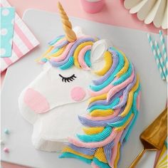 there is a cake that looks like a unicorn