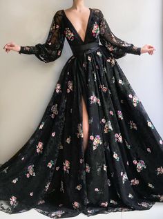 Details - Black dress - Designed tulle fabric - Handmade embroidery field flowers,black belt detail - A-line dress shape,long sleeves with V-neck and waist definition - Party and Evening dress Couture Dior, Detailed Black Dress, Dress Shapes, Long Black, Beautiful Gowns