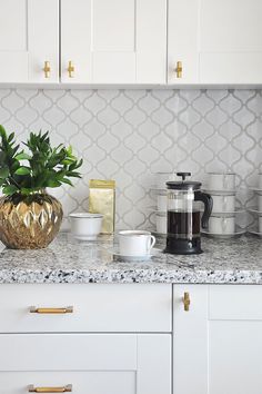 the kitchen counter is clean and ready for us to use