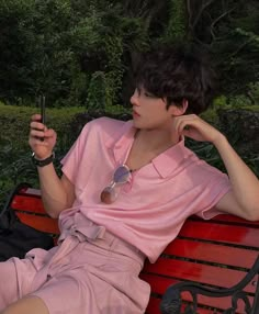 𝑇𝑎𝑒𝑘:- 𝑖𝑛𝑠𝑡𝑎𝑔𝑟𝑎𝑚 𝑝𝑜𝑠𝑡 Soft Boy Aesthetic Outfits, Feminine Men Fashion, Male Outfits Aesthetic, Pink Outfits Aesthetic, Soft Boy Aesthetic, Muka Lelaki, Masc Outfits, Aesthetic Outfits Men, Ugly Christmas Sweaters