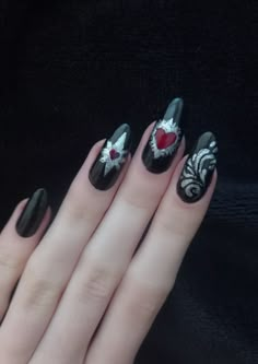 Goth vampire baroque dark femme heart nail art aestethic silver red black nails