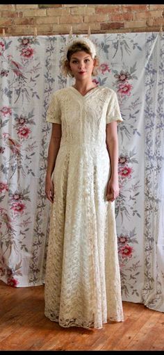 "1950s Vintage pale yellow lace/satin maxi dress/evening grown. Top 2 layers(lace/satin) - skirt 3 layers(lace/satin/cotton skirt) Materials: Lace, Satin, Cotton.  Label: None Zipper in the back of the dress. Condition: Very good vintage condition. A few tears in the lace.  Size: Estimated L/XL, US 16-18, UK 20-22 (see measurements) Measurements (taken with garment laying flat - double waist and bust): Shoulder 45 cm - 17,7 inches Waist 44 cm - 17,3 inches Hips 120 cm - 47,2 inches Armpit to armpit 56 cm - 22 inches Arm length from shoulder 20 cm - 7,87\" Length from shoulder to waist 41 cm - 16,1 inches Length from shoulder to hem 168 cm - 66,1 inches   Follow us on Instagram @by_waltz https://www.instagram.com/by_waltz/" 1950s Lace Dress, Vintage Satin Dress, Boho Silk Dress, Maxi Lace Skirt, Silk Sleeveless Top, Satin Cocktail Dress, Yellow Maxi, Vintage 1950s Dresses, Fashion Illustration Dresses