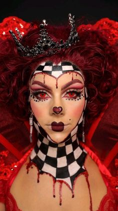 Hot Queen Of Hearts Costume, Alice In Horrorland, Queen Of Hearts Makeup Halloween, Queen Of Hearts Halloween Makeup, Red Queen Makeup, Grinch Makeup, Alice In Wonderland Halloween, Alice In Wonderland Makeup, Queen Of Hearts Halloween