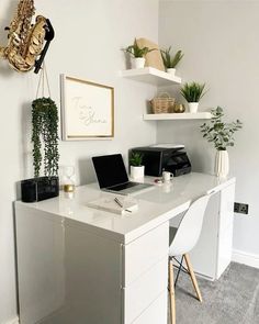 Office Room Decor, Dekorasi Kamar Tidur, Redecorate Bedroom, Cozy Room Decor, Kraf Diy, Apartment Decor Inspiration, Home Office Setup, Room Makeover Bedroom, Home Office Space