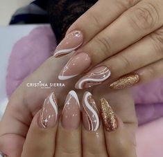 #beaunailss #nails #nailart #nailsofinstagram #instagram #naildesign #nailideas #nailinspiration #whiteaesthetics #gold #fashion #aesthetic Beige Nail Art, Nail Art Diy Easy, Cute Simple Nails, Shine Nails, Pretty Nail Art Designs, Colorful Nail Designs, Pretty Nail Art, Chic Nails, Purple Nails