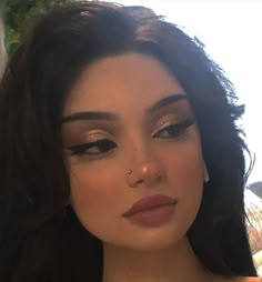 Make Up Looks Quinceañera, Simple Diamond Makeup, Pretty Makeup Ideas For Brown Eyes, Makeup Looks Sweet 16, Sweet 16 Makeup Looks, Pretty Makeup Looks For Green Eyes, Quince Makeup Looks Natural, Natural Makeup Quinceanera, Make Up Aesthetic Morenas