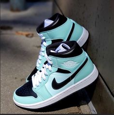 Cool Shoes Women, Balance Shoes Outfit, Sneakers Outfit Nike, Shoes For Women Nike, New Balance Shoes Outfit, Basketball Shoes Women's, Nike Dunks Outfit, Shoes Sneakers For Women, Women New Balance