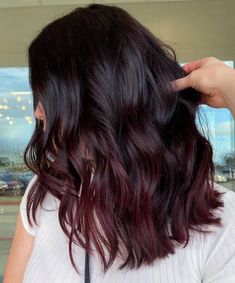 Black Hair With Red Undertones, Burgundy Hair Short, Balayage Indian, Dark Maroon Hair