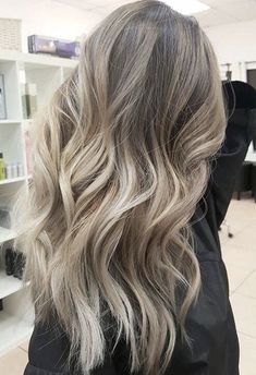 10 Major Winter Hair Colors, Balayage Hair Ash, Winter Hair Colors, Cute Hair Colors, Long Hair Color, Winter Hair Color, Winter Hair, Brown Blonde Hair, Hair Color Balayage