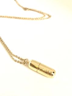 Remind yourself or a dear one to be happy, chill or keep hope with this Gold pill pendant necklace .  Bold & edgy daily reminder  Choices : Hope Chill  Happy Comes on 16",18",20" gold chain  Adjustable  Any questions pls message me Katy Tx, To Be Happy, Daily Reminder, Chain Lengths, Wearable Art, Unique Vintage, Fashion Item, Gold Chain, Gold Chains