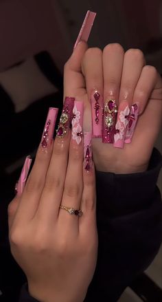 Pink Bling Nails, Ongles Bling Bling, Gel Nails Long, Quinceanera Nails, Long Acrylic Nail Designs, Nails Design With Rhinestones, Girly Acrylic Nails, Blush Nails, Long Acrylic Nails Coffin