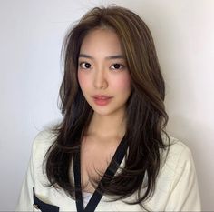 Korean Haircut Layers, Asian Medium Length Hair With Layers, Asian Haircut Medium Layered, Asian Long Hair Cuts With Layers, Asian Medium Length Hair, Korean Layered Haircut, Hairstyles Wolfcut, Korea Haircut