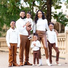 Christmas Family Photoshoot, Big Families, Large Family Photos, Amazing Husband, Fall Family Portraits, African American Family, Summer Family Photos