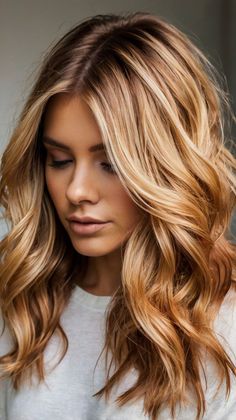 Blunt Lob for Blondes with Copper Contrast Oat Milk Hair Color, Dirty Blonde With Copper Highlights, Soft Copper Blonde Hair, Chai Blonde Hair, Light Brown Copper Hair Balayage, Copper And Blonde Balayage, Fall Hair Colors For Blondes, Copper Blonde Hair Color, Hair Colors For Blondes