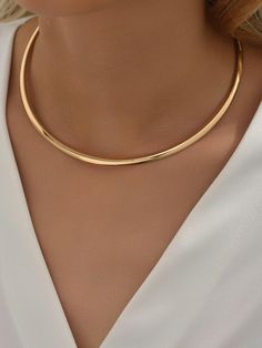 1 Peça Europeu E Americano Simples Cobre Tubo Metal Colar de Gargantilha Para Mulheres , Da Moda Importados JóiasDescobri produtos incríveis no SHEIN.com, venha conferir! Gold Collar Necklace Choker, Jewelry Photography Tutorial, Afro Jewelry, Metal Choker Necklace, Jewelry Necklace Simple, Neck Pieces Jewelry, Shakti Goddess, Copper Tube, Wire Jewellery