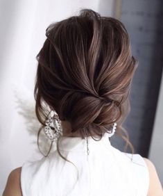 undone updo Sanggul Modern, Bridal Hair Updo, Curly Hair Updo, Prom Hairstyles For Long Hair, Bridal Updo