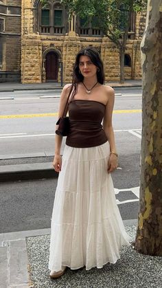 Tired Skirt Outfit, Beach Classy Outfit, Macau Outfit Ideas, Long Ruffle Skirt Outfit, Brown Skirt Outfit Aesthetic, Long Flowy Skirt Outfit, Flowy Skirt Outfit, Bangkok Outfit, White Maxi Skirt Outfit