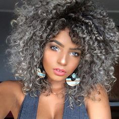 Que dice de ti segun el cabello tienes | Maquillaje Y Moda Amino Trendy We Fryzurach, Black Diva, Short Curly Wigs, Natural Wigs, Short Hairstyles For Thick Hair, Afro Hair, Black Hairstyles, Trendy Hair