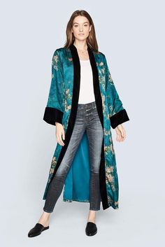 Long Kimono Outfit, Kimono Outfit, Kimono Robes, Black Kimono, Mode Abaya, Kimono Wrap