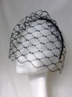 Black Short Waffle Weave Headband Veil Cage Headpiece, Goth Veil, Wedding Goth, Vintage Veil, Wedding Victorian, Headpiece Bride, Headband Veil, Short Veil