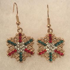 Nwot Christmas Holiday Snowflake Fashion Earrings On French Wire. Fun And Festive Earrings! Makes An Awesome Stocking Stuffer! Holiday Jewelry With Matching Earrings, Christmas Celebration Jewelry Drop Earrings, Christmas Celebration Drop Earrings Jewelry, Holiday Winter Drop Earrings, Winter Holiday Drop Earrings, Festive Christmas Jewelry With Matching Earrings, Winter Festive Dangle Earrings, Christmas Celebration Jewelry With Matching Earrings, Festive New Year Dangle Jewelry