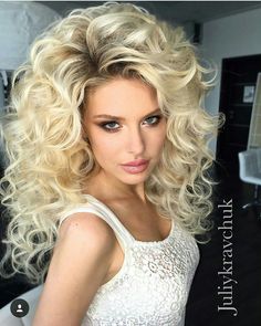 Hair Photoshoot Ideas, Hair Photoshoot, Pop Lipstick, Blonde Wife, Teased Hair, Marc Jacobs Beauty, Platinum Blonde Hair, Hair Curly