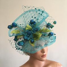 Debra Shirley millinery Fashion Hats For Women Classy, Fashion Hats For Women, Millinery Diy, Kentucky Derby Fascinator, Antique Hats, Floral Hat