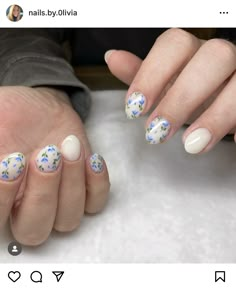 Back To School Nails For Teens 2024, Hydrangea Nails, Bridgerton Nails, Blue Floral Nails, France Nails, Em Nails, Teen Nails, Nail Business, Minimal Nails Art