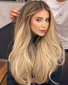 Vanilla Blonde Hair, Balyage Long Hair, Vanilla Blonde, Blonde Hair Colors, Rambut Brunette, Cabello Hair, Beautiful Blonde Hair, Ombre Hair Blonde, Highlights Blonde