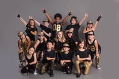 I got the pleasure of photographing a local dance studio before their recital again this yearI love working with kids and dancers are especially funThese are some of the dance class shotsWork… Group Dance Poses Hip Hop, Hip Hop Group Poses, Buddy Pictures Poses, Dance Group Photography, Buddy Pictures, Class Photoshoot, Hip Hop Dance Team, Hip Hop Dance Poses