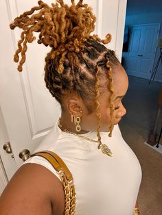 Honey Blond Locs Black Women, Pineapple Loc Style Women, Feminine Loc Styles, Blonde Locs Black Women, Curly Locs Hairstyles, Honey Blonde Locs, Blond Locs, Starter Locs Styles