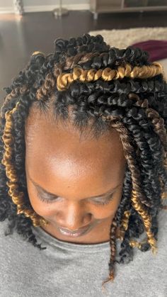 Black Brides Hairstyles, Brides Hairstyles, Passion Twist Crochet, Black Brides, Crochet Styles, Curly Crochet Hair Styles, Hair Charms, Diy Wig, Messy Braids