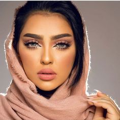 Arabic Eye Makeup, Eid Makeup, Hijab Makeup, Bride Head, Makeup Hacks Beauty Secrets, Arab Beauty, Braut Make-up