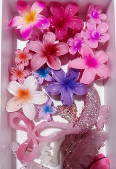 Body Jewelry Diy, Crystal Bead Jewelry, Cute Summer Wallpapers, Clip Hairstyles, Butterfly Hair Clip, Claw Hair Clips, Pink Girly Things